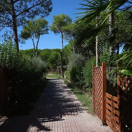 Pines Paradise At Blue Laguna Residence Golem  Exterior foto