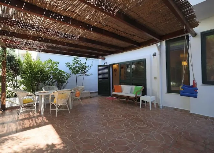 Pines Paradise At Blue Laguna Residence